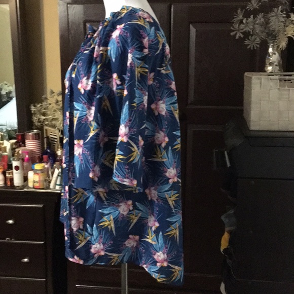 Off the shoulder tropical top - Picture 3 of 5